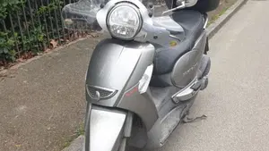 Aprilia Scarabeo 300 Special (2009 - 13)  (4)