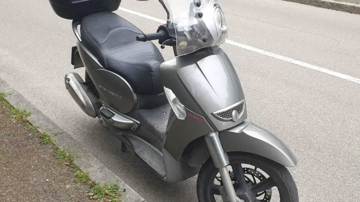 Aprilia Scarabeo 300 Special (2009 - 13)  (5)