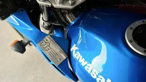 Kawasaki ZR 7S  (9)