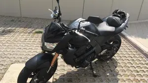 Kawasaki Z 750 R (2011 - 14)  (2)