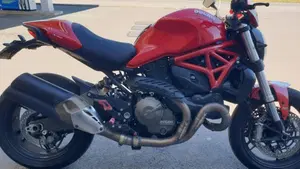 Ducati Monster 821 Stripe ABS (2015 - 17)  (2)