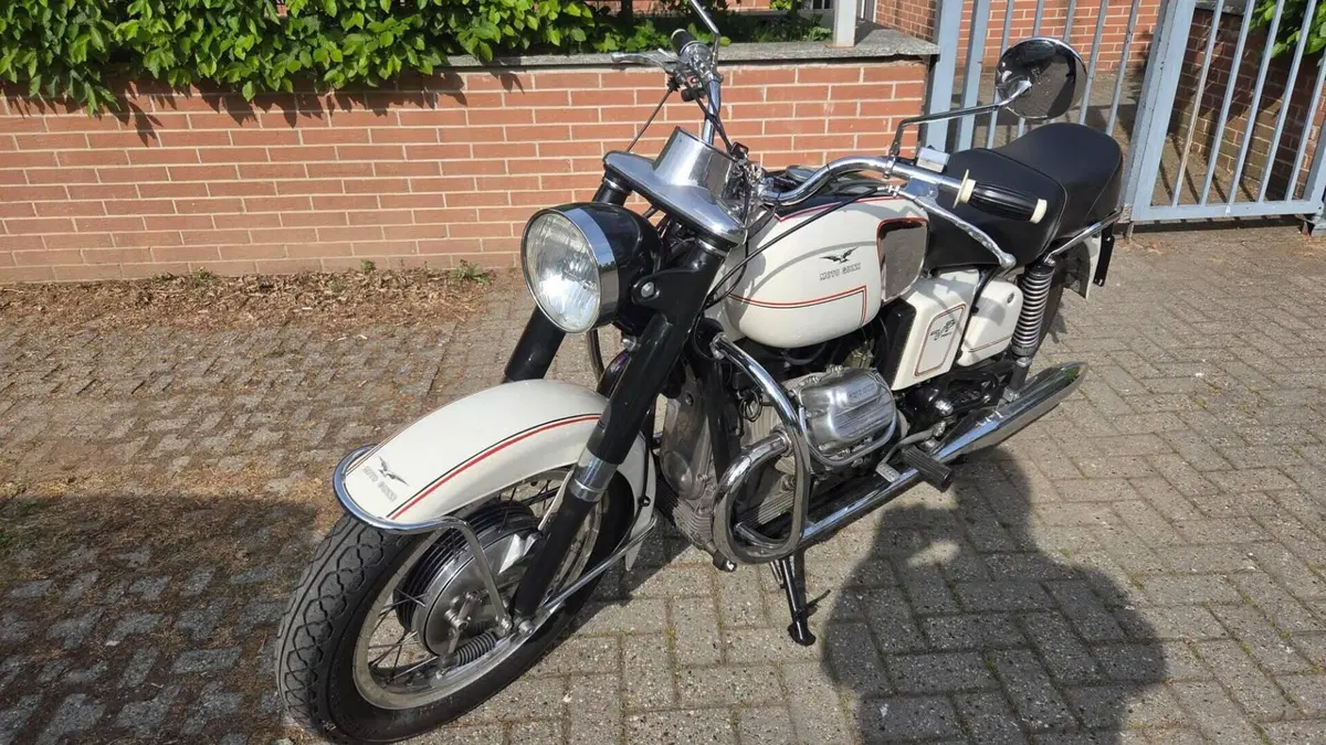 Moto Guzzi   (8)