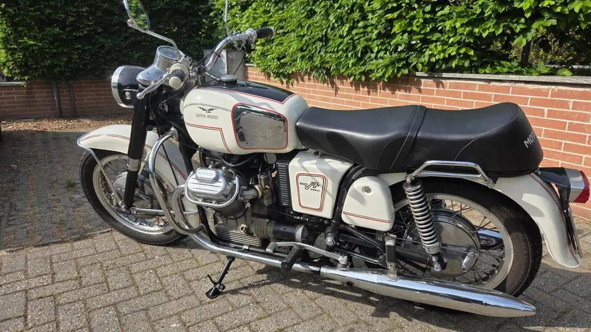 Moto Guzzi   (10)