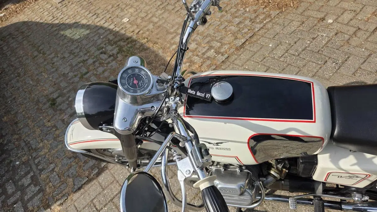 Moto Guzzi   (11)