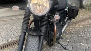 Triumph Street Twin 900 (2017 - 18)  (3)