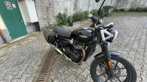 Triumph Street Twin 900 (2017 - 18)  (4)