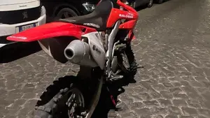 Honda CRF 250R (2005)  (2)