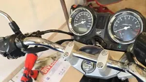 Honda Hornet 900  (2)
