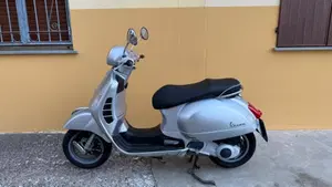 Vespa GTS 250 i.e.  (6)