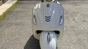 Vespa GTS 300 Super Sport (2017 - 19)  (2)