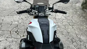 Bmw R 1200 R (2015 - 16)  (2)