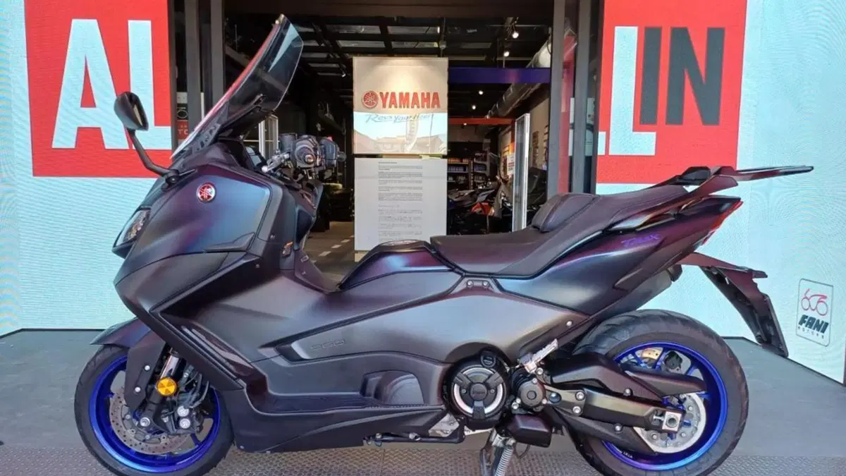 Yamaha T-Max 560 (2022 - 24)  (2)