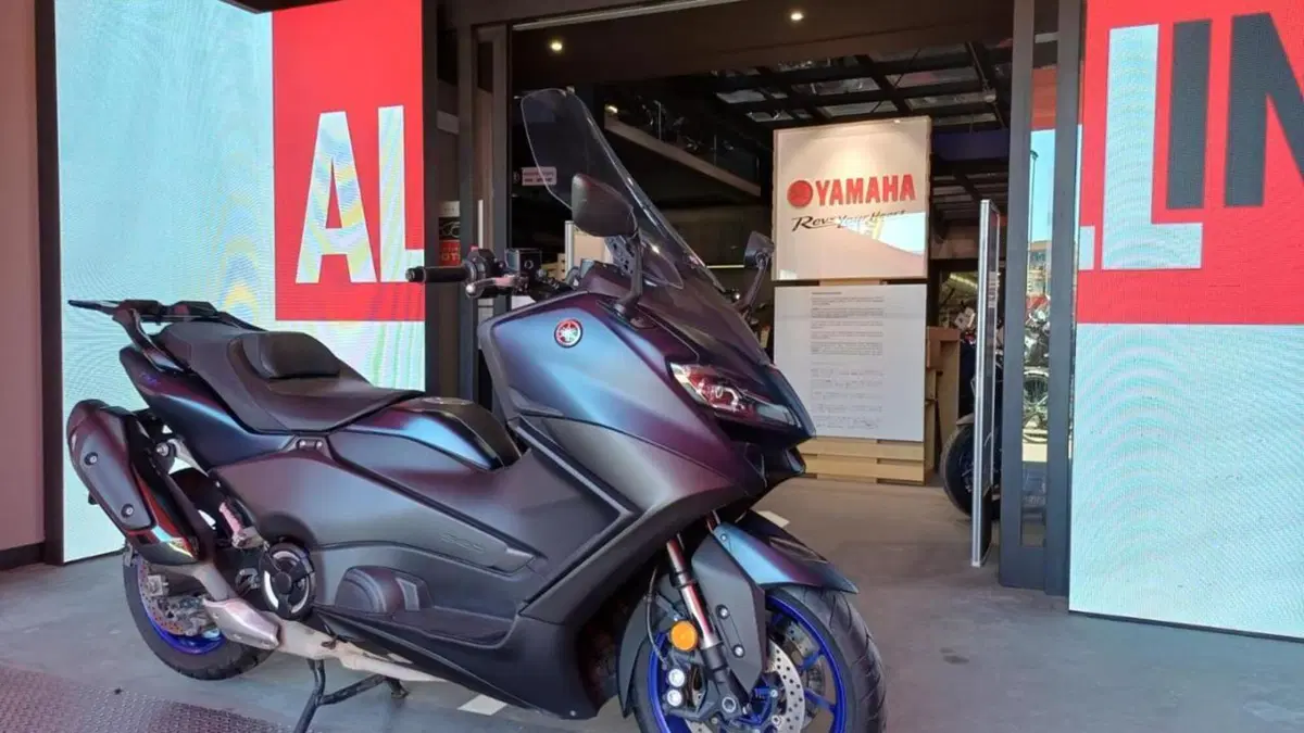 Yamaha T-Max 560 (2022 - 24)  (3)