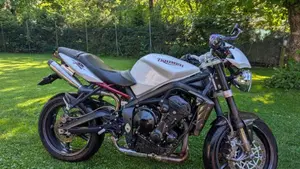 Triumph Street Triple R (2009 - 12)  (5)