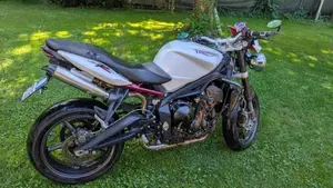 Triumph Street Triple R (2009 - 12)  (3)