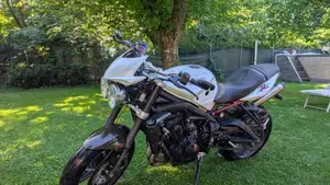 Triumph Street Triple R (2009 - 12)  (6)