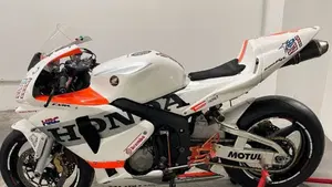 Honda CBR 600 RR (2003 - 04)  (2)
