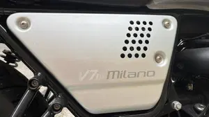 Moto Guzzi V7 III Milano (2018 - 20)  (5)