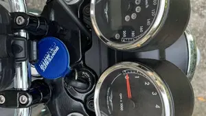 Moto Guzzi V7 III Milano (2018 - 20)  (6)