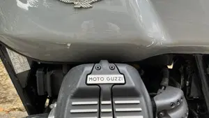 Moto Guzzi V7 III Milano (2018 - 20)  (12)
