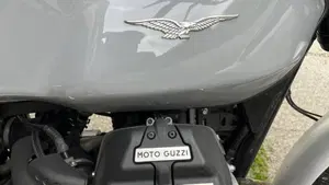 Moto Guzzi V7 III Milano (2018 - 20)  (16)