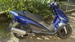 Malaguti F12 Phantom Max 200  (2)