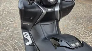Yamaha T-Max 530 DX (2017 - 19)  (5)