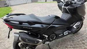Yamaha T-Max 530 DX (2017 - 19)  (7)