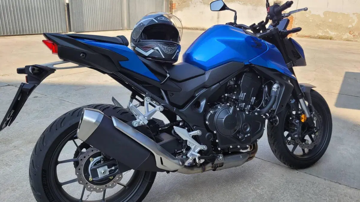 Honda CB 750 Hornet (2025)  (2)
