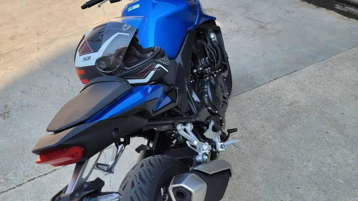 Honda CB 750 Hornet (2025)  (5)
