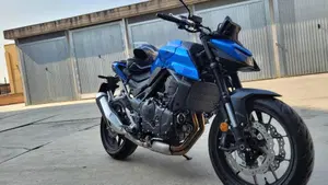 Honda CB 750 Hornet (2025)  (11)