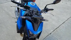 Honda CB 750 Hornet (2025)  (12)