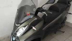Piaggio MP3 500 ie Business LT (2017 - 18)  (2)