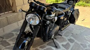 Triumph Bonneville T100 Black (2017 - 20)  (2)