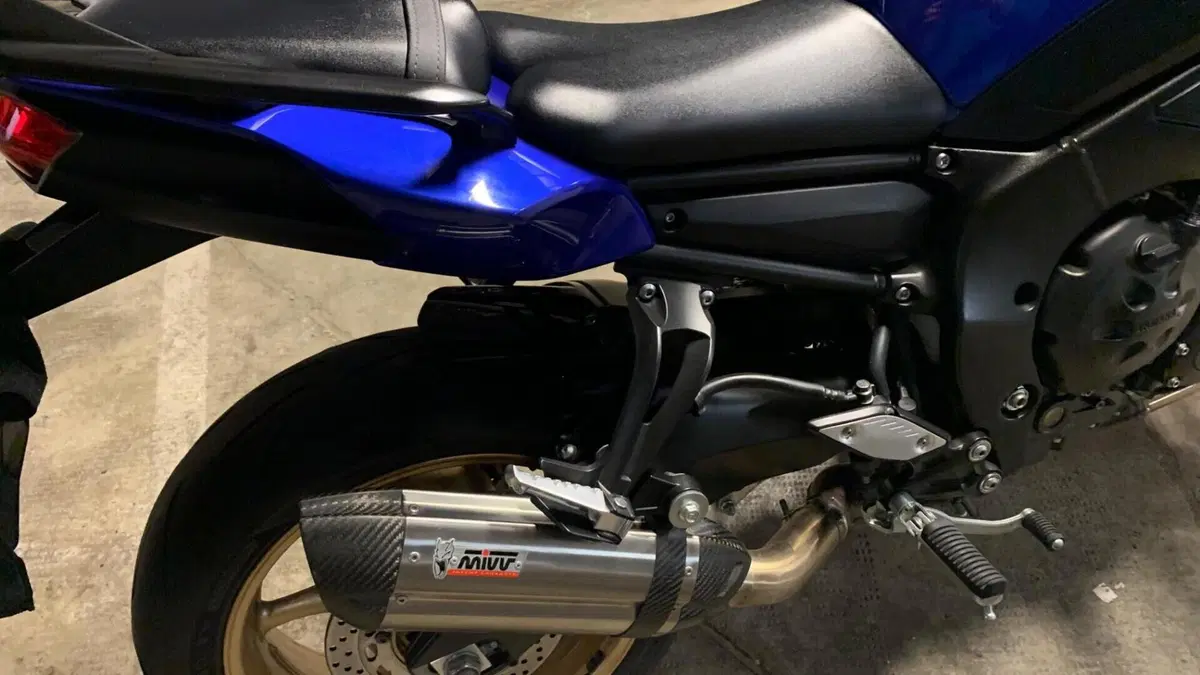 Yamaha FZ8 (2010 - 12)  (4)