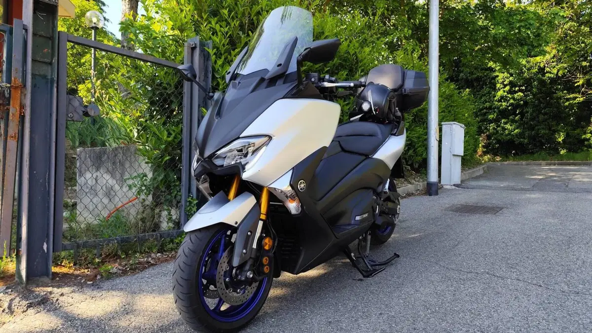 Yamaha T-Max 530 SX (2017 - 19)  (2)