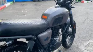 Brixton Motorcycles Felsberg 125 CBS (2021 - 25)  (4)