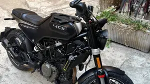 Husqvarna Svartpilen 401 (2021 - 23) 