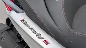 Piaggio Beverly 300 ABS-ASR (2021 - 25)  (3)