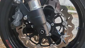 Triumph Speed Triple 955 (2002 - 04)  (6)