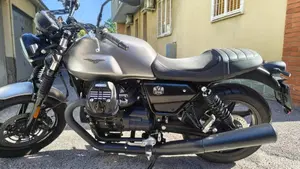 Moto Guzzi V7 Stone (2021 - 24)  (2)