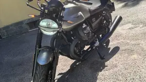 Moto Guzzi V7 Stone (2021 - 24)  (5)