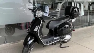 Vespa GTS 300 Super Hpe (2018 - 19) 
