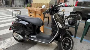 Vespa GTS 300 Super Hpe (2018 - 19)  (4)