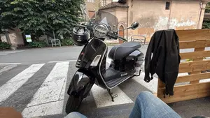 Vespa GTS 300 Super Hpe (2018 - 19)  (6)