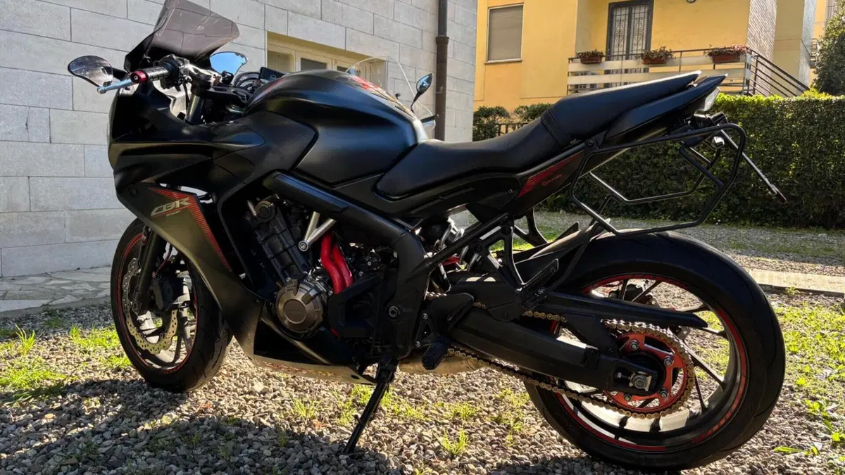 Honda CBR 650 F (2017 - 18)  (2)