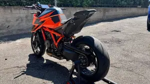 KTM 1290 Super Duke R (2020)  (4)