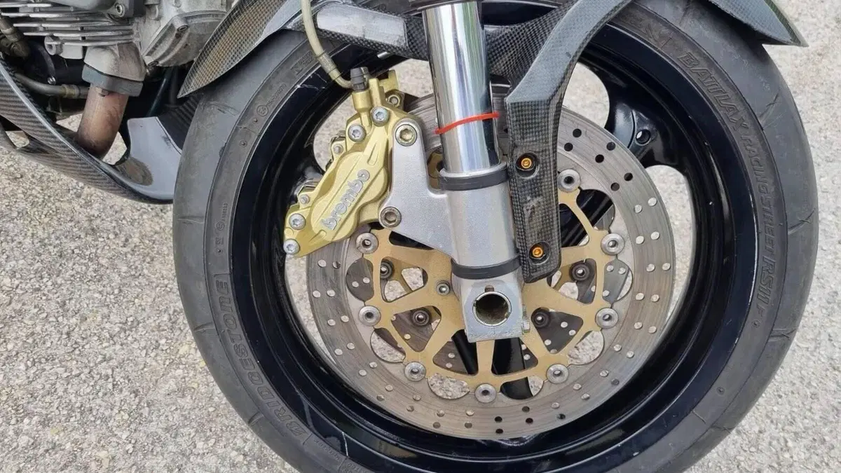 Ducati Monster 900 Dark I.E. (1999 - 02)  (5)