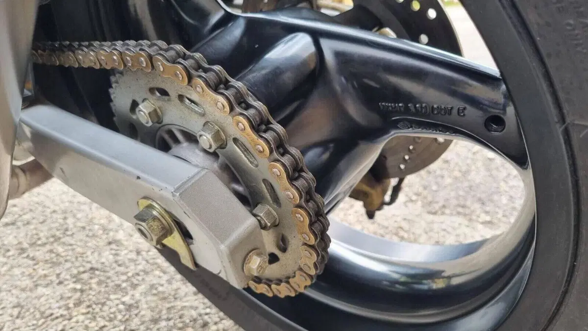 Ducati Monster 900 Dark I.E. (1999 - 02)  (10)