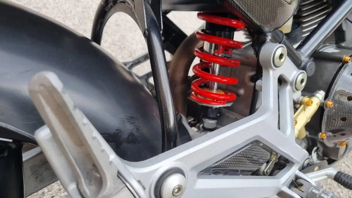Ducati Monster 900 Dark I.E. (1999 - 02)  (12)
